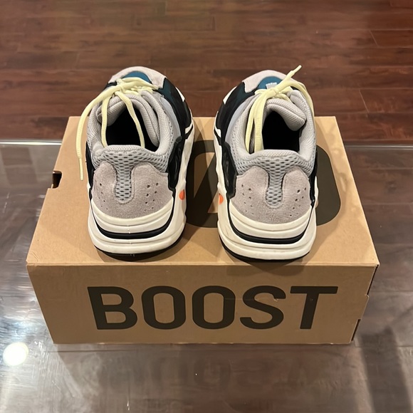 Adidas Yeezy Boost 700 Wave Runner - Picture 4 of 7